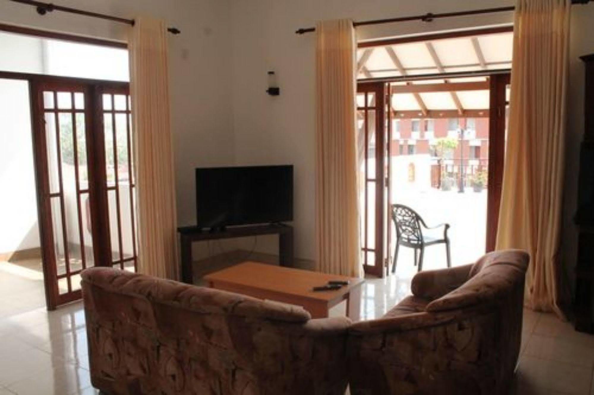 Prego Suites Ettukala Ngoại thất bức ảnh
