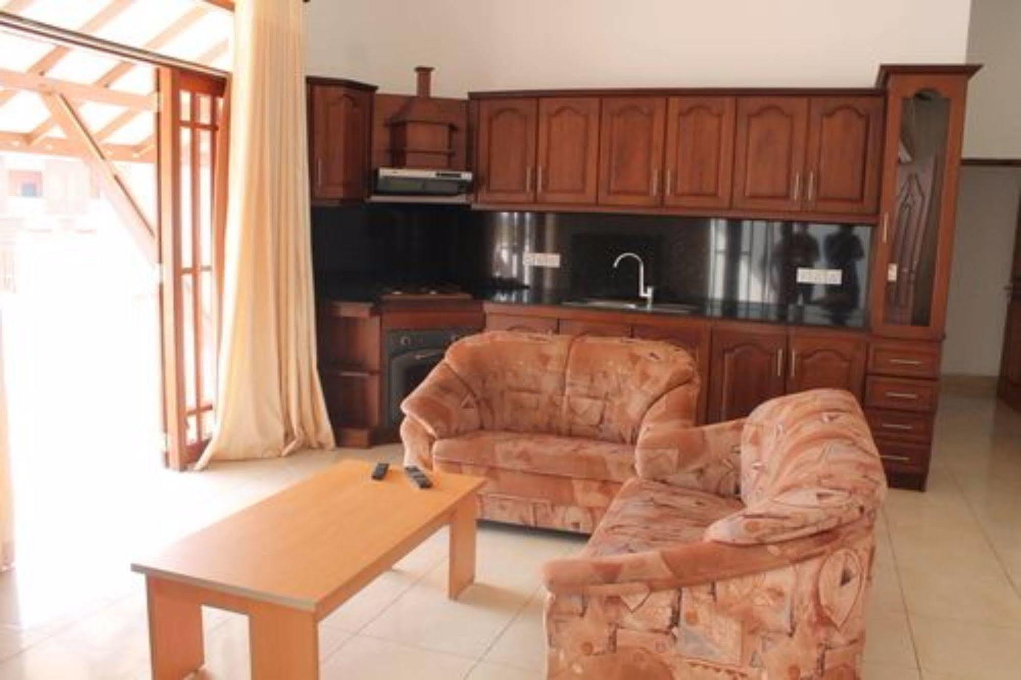 Prego Suites Ettukala Ngoại thất bức ảnh